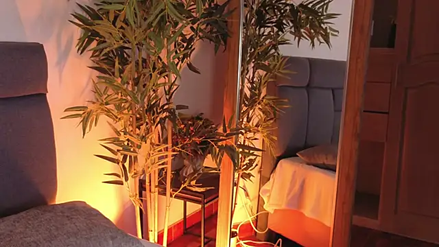 alaiaaddict's cam snapshot