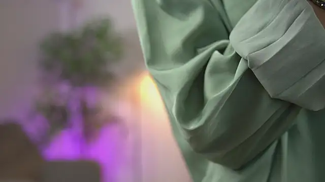 Alyonaqueen_'s cam snapshot