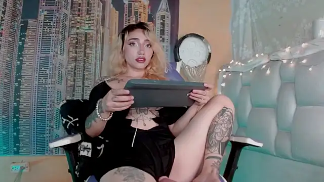 IM_MAYA's cam snapshot