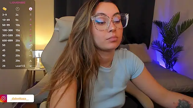 dakottaa_'s cam snapshot