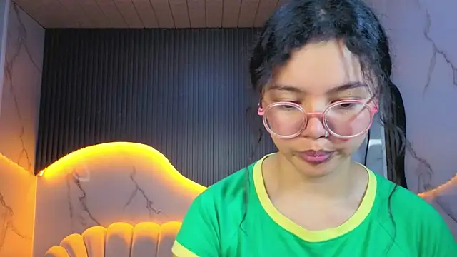 victoria_castillo_b's cam snapshot