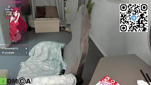 Nuura_Moore's cam snapshot