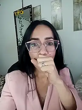 YaraDuartee's cam snapshot