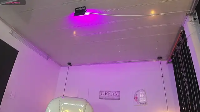 Kendry_fox420_'s cam snapshot