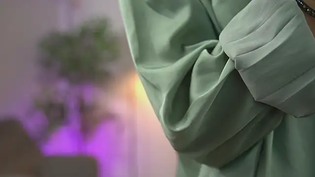 Alyonaqueen_'s cam snapshot