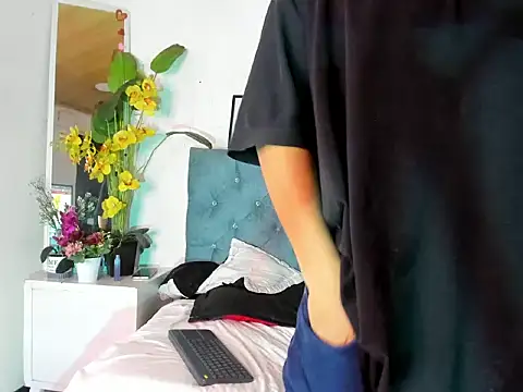 AlexDuMontt live sex cam