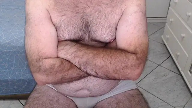 MysterBearMG live sex cam