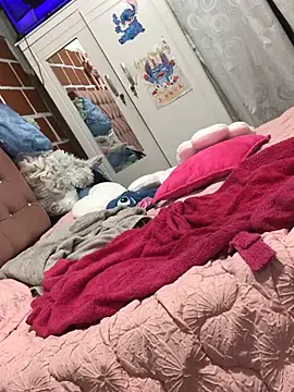 Rachellcooperrr's cam snapshot