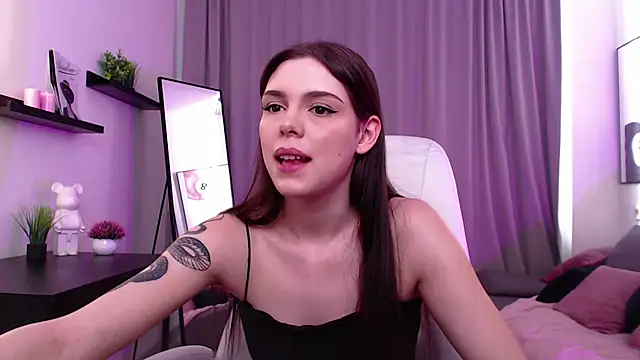 Pamela_Tiffin's cam snapshot