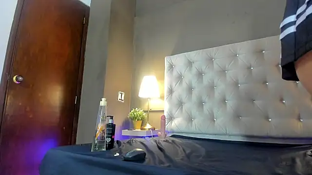 Kylievega_'s cam snapshot