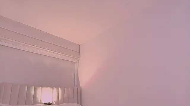 ArianaReynoldss's cam snapshot