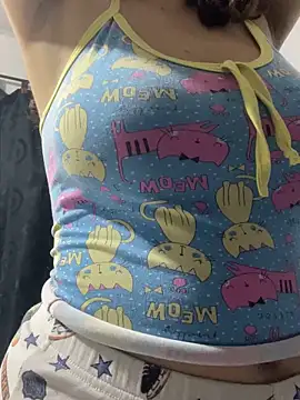 lizzy_luminair's cam snapshot