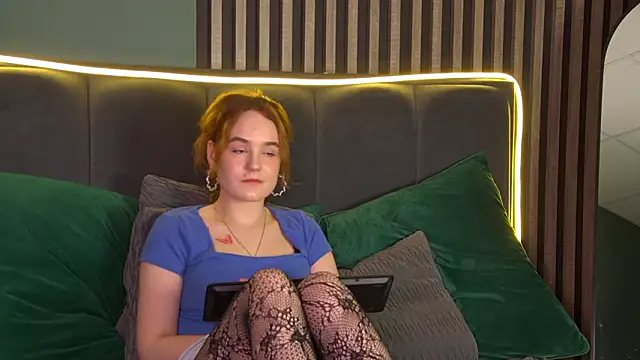 AmyRoy's cam snapshot