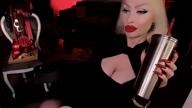 FinDomGod's cam snapshot