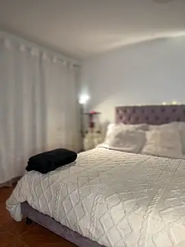 Samantha_e2's cam snapshot