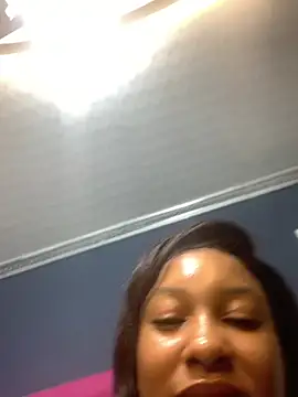 Creamy_bitchxxx's cam snapshot