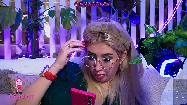 FlowweerGirl live sex cam