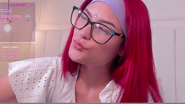 mae_lyra's cam snapshot