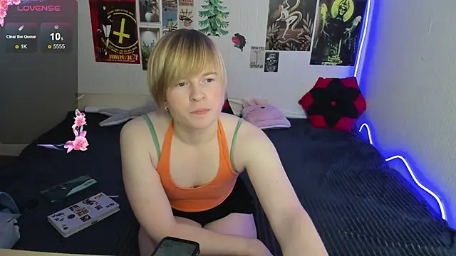 Cattie_w_'s cam snapshot