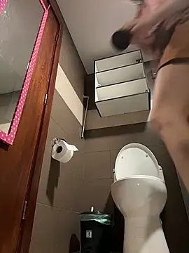 dani_bela's cam snapshot