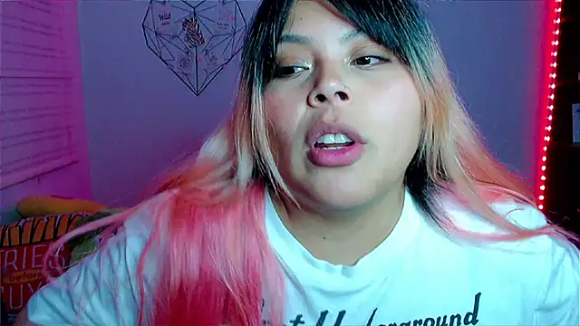 EllieMoonX's cam snapshot