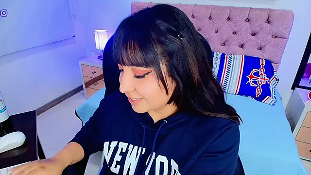 Emma_monserrat's cam snapshot