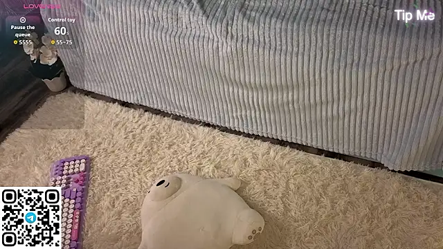 Aurora_Bennet's cam snapshot