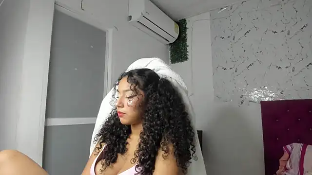 emily_stars1 live sex cam