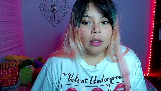 EllieMoonX's cam snapshot