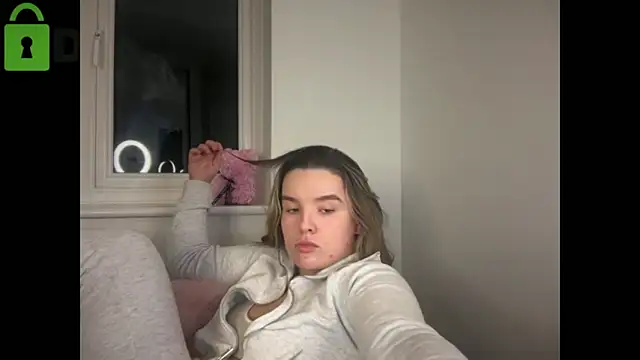 maisiesmithx live sex cam