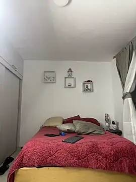 Ezzio_Scolaro live sex cam