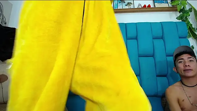 Hot_Boys_Latinos_X's cam snapshot