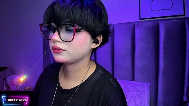 Kitty_Gang's cam snapshot