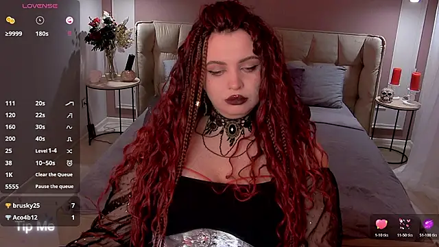 Miss_Maya_Mils's cam snapshot