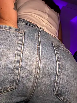 Zarahs_Blare1's cam snapshot