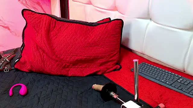 MaraBlake_'s cam snapshot