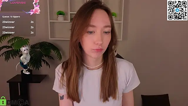 Miche1le_Allenne's cam snapshot