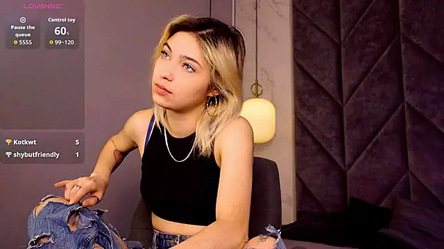 AlysiaSun_'s cam snapshot