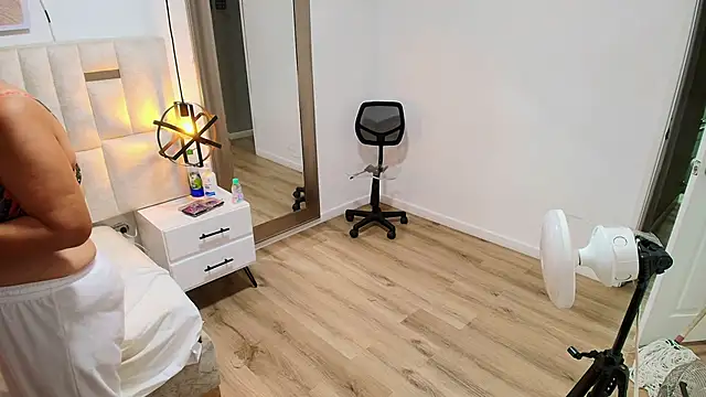 Sara_BigAss-'s cam snapshot