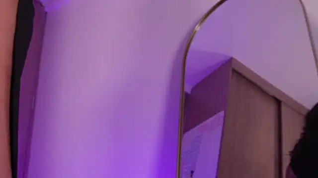 lara_bombshelll's cam snapshot