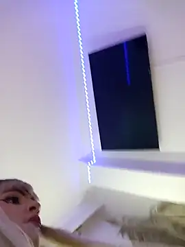 annie_thomson00's cam snapshot