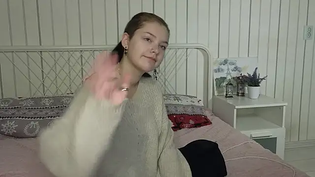 BevHanni's cam snapshot