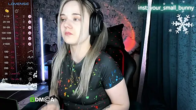 Your_small_bunny's cam snapshot