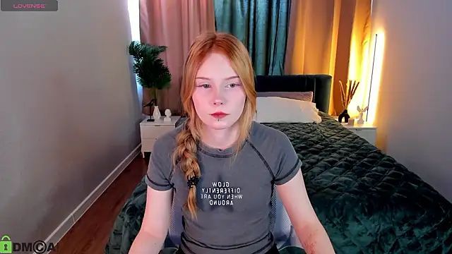 Julia_Anis's cam snapshot