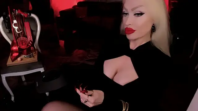 FinDomGod's cam snapshot