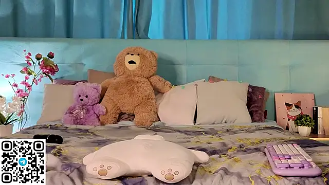 Aurora_Bennet's cam snapshot