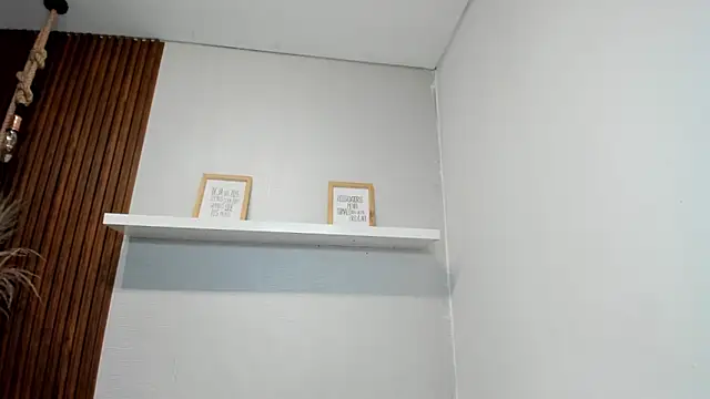 LANA-JONNES's cam snapshot