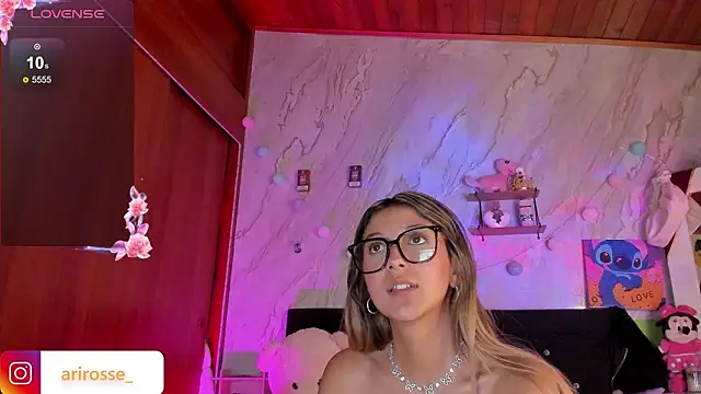 ariana_rosse__'s cam snapshot