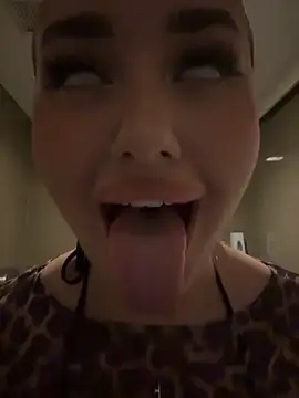 KiraSunshine's cam snapshot