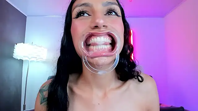 miss___evangeline's cam snapshot